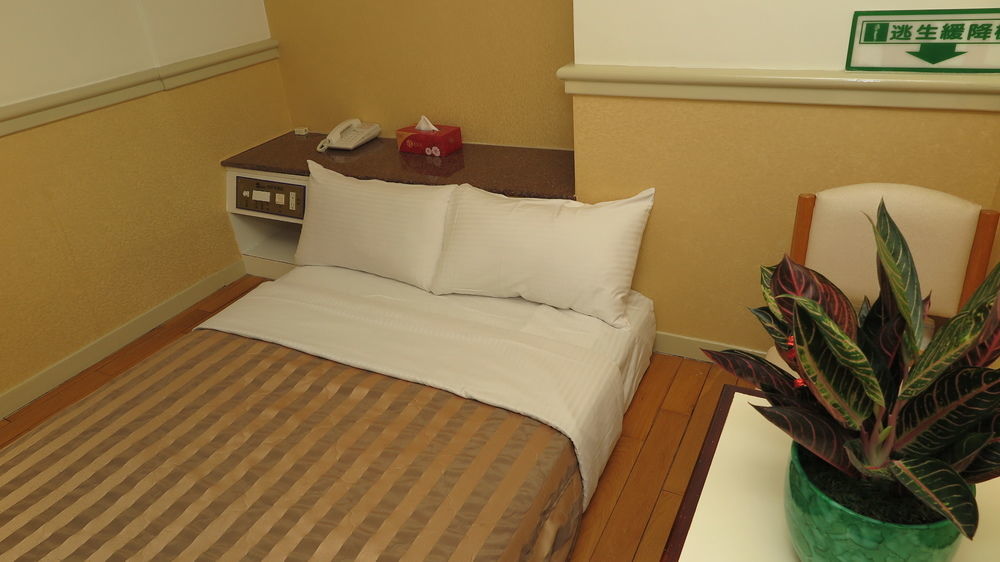 Good Hotel Fengyuan Bagian luar foto