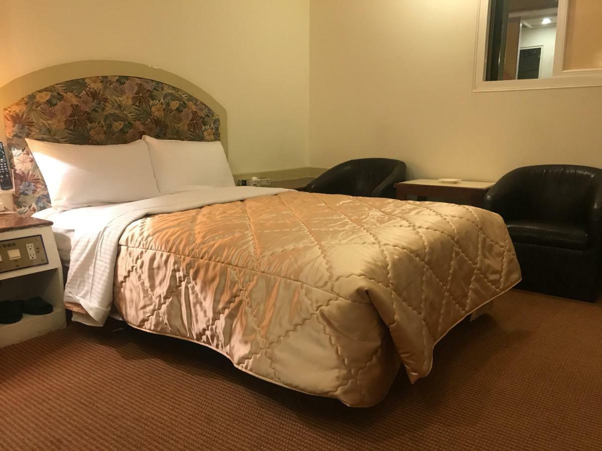 Good Hotel Fengyuan Bagian luar foto