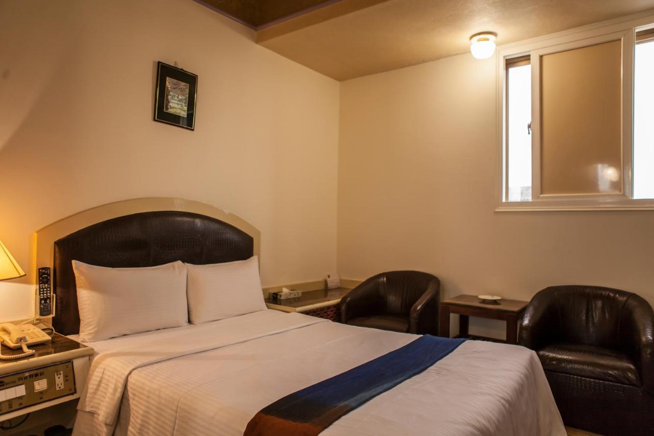 Good Hotel Fengyuan Bagian luar foto
