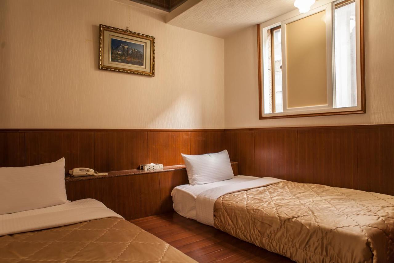 Good Hotel Fengyuan Bagian luar foto